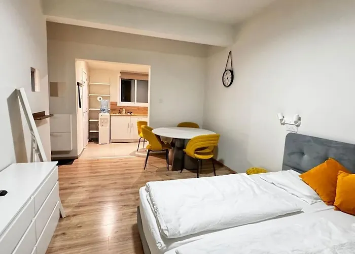 Smart Deluxe N9 Private Kitchenette Balcony 250m Marina Port 900m