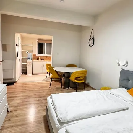 Smart Deluxe N9 Private Kitchenette Balcony 250m Marina Port 900m