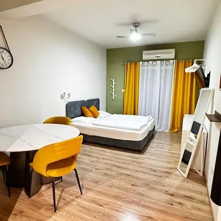 Apartment Smart Deluxe N9 Private Kitchenette Balcony 250m Marina Port 900m Limassol