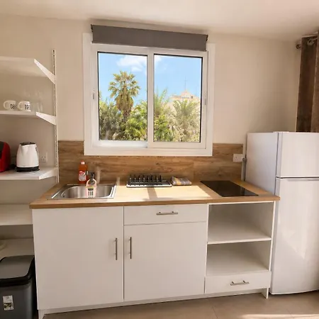 Smart Deluxe N9 Private Kitchenette Balcony 250m Marina Port 900m Limassol